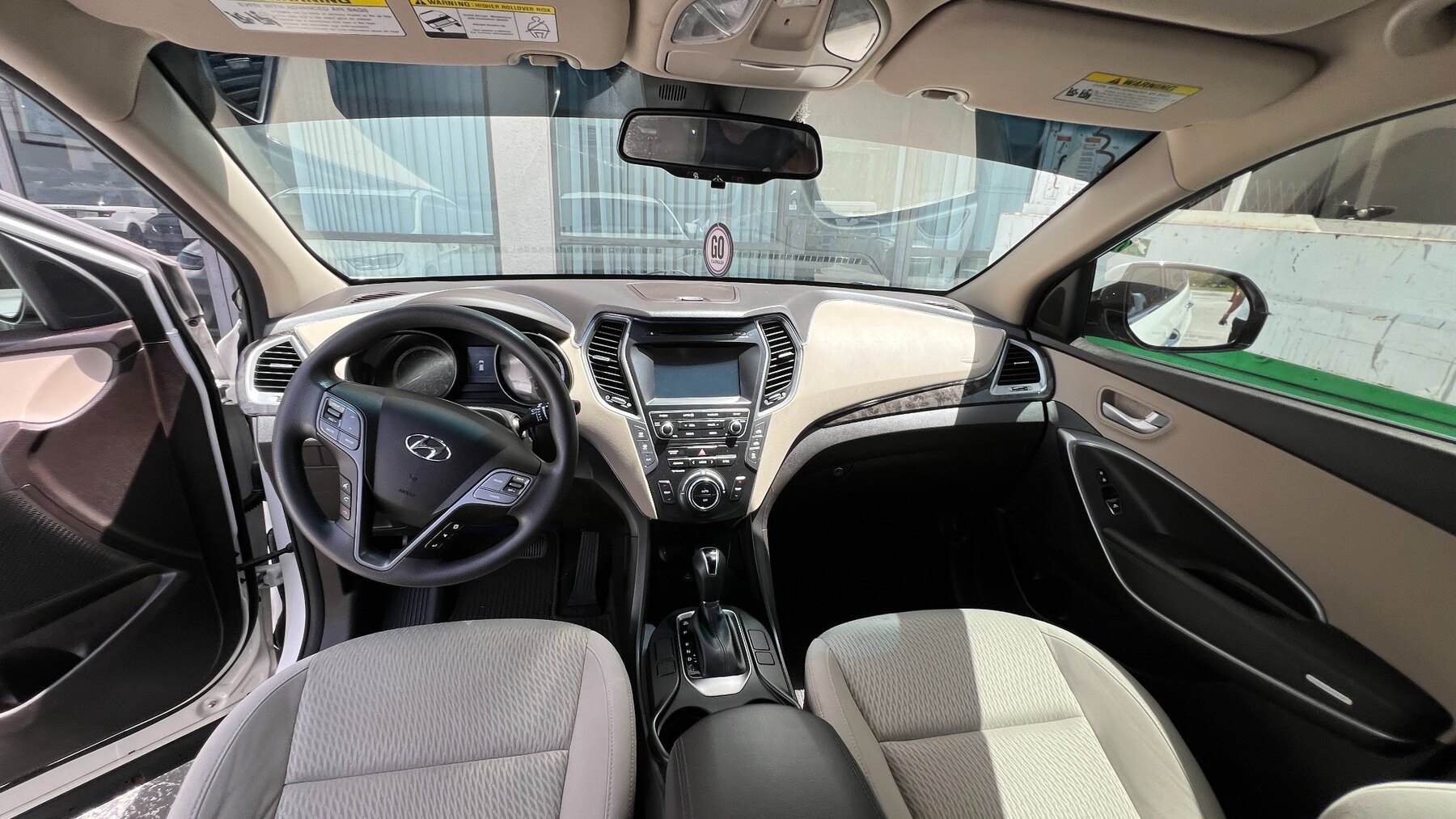 Interior de un Hyundai SUV inspeccionado antes del envío
