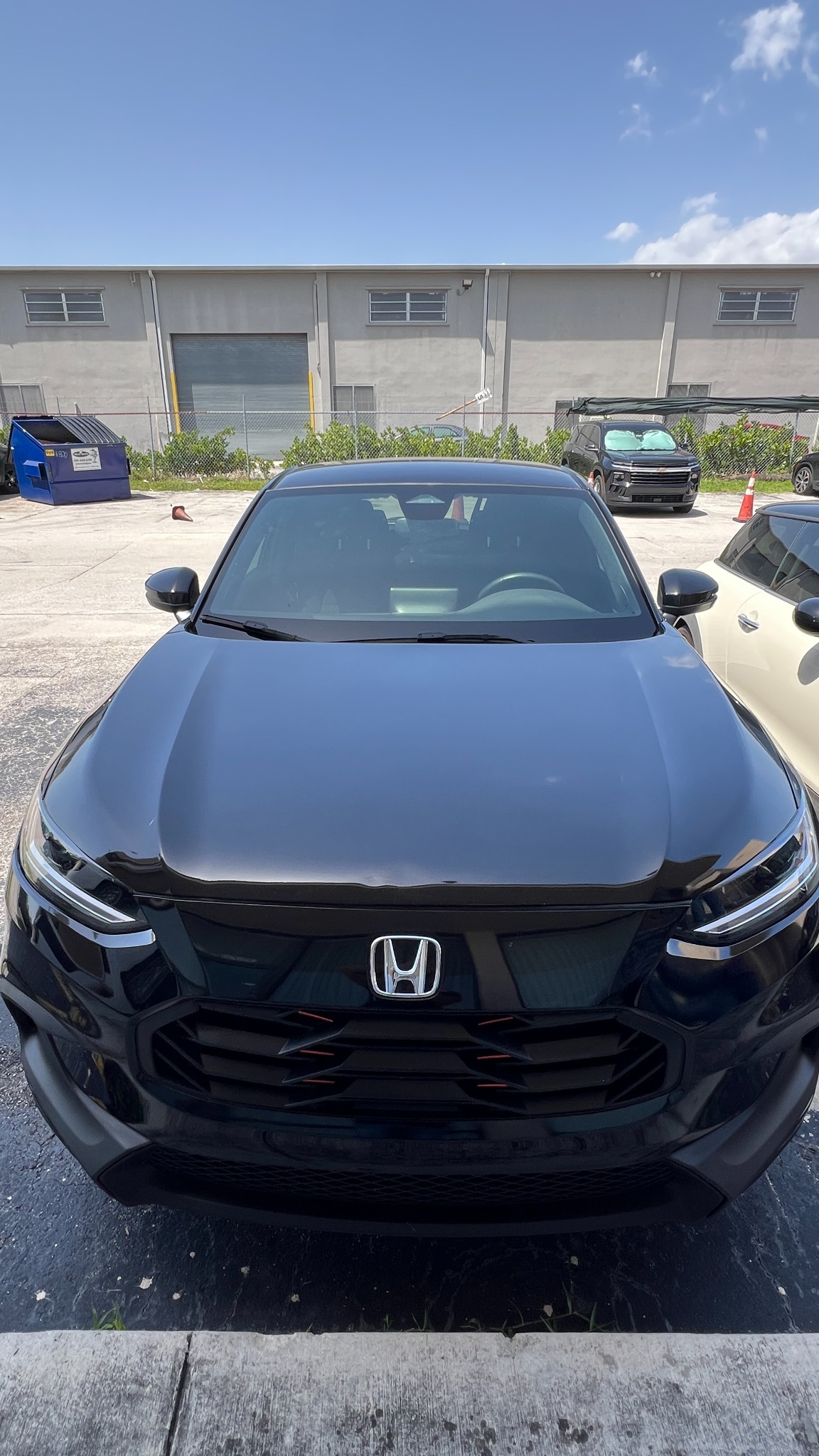 Vista frontal de un Honda HR-V preparado para transporte