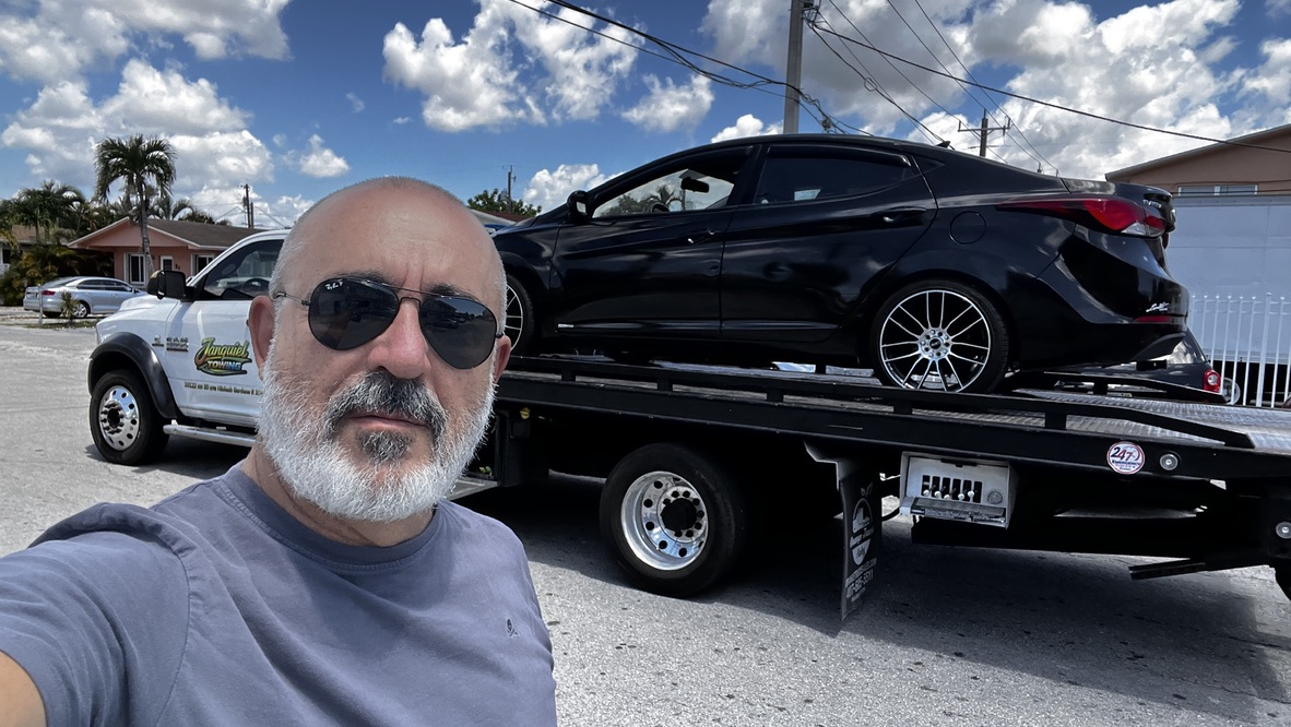 Hyundai Elantra listo para ser transportado