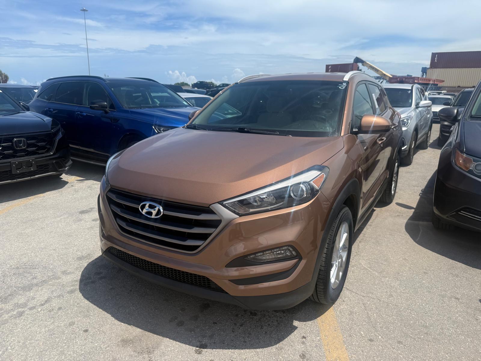 Vista frontal de un Hyundai Tucson preparado para embarque